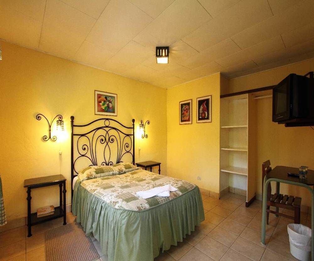 Park Hotel Santa Cruz Verapaz Exterior photo